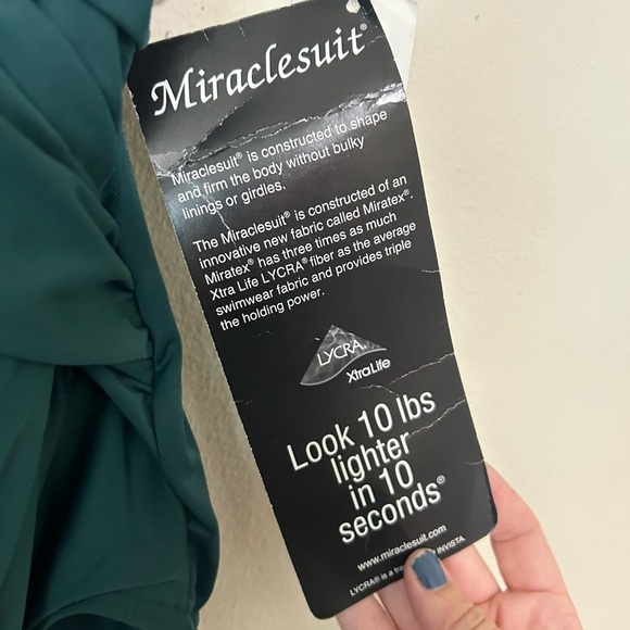 Miraclesuit Novel Ideas Criss Cross High Neck One-Piece Swimsuit NEW SZ 14 - Picture 4 of 7